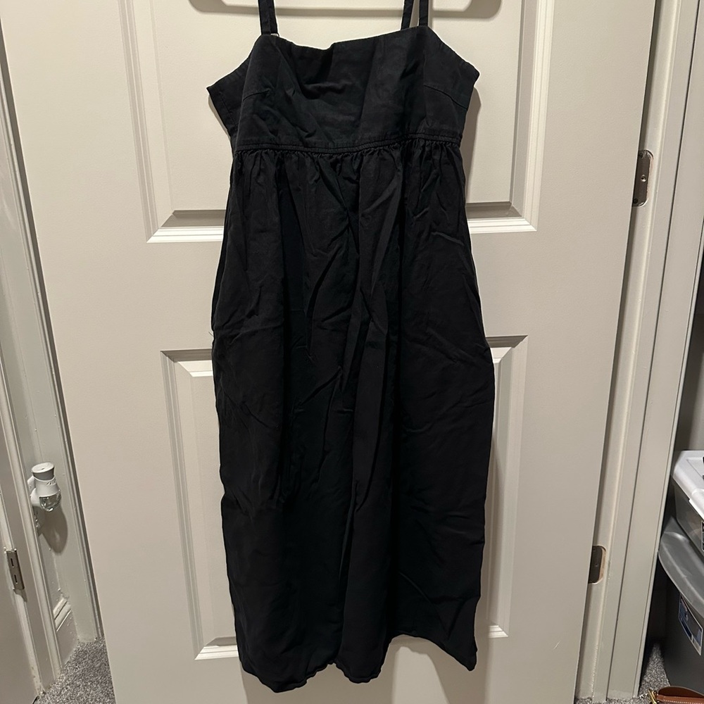 Uniqlo Elegant Black Midi Dress